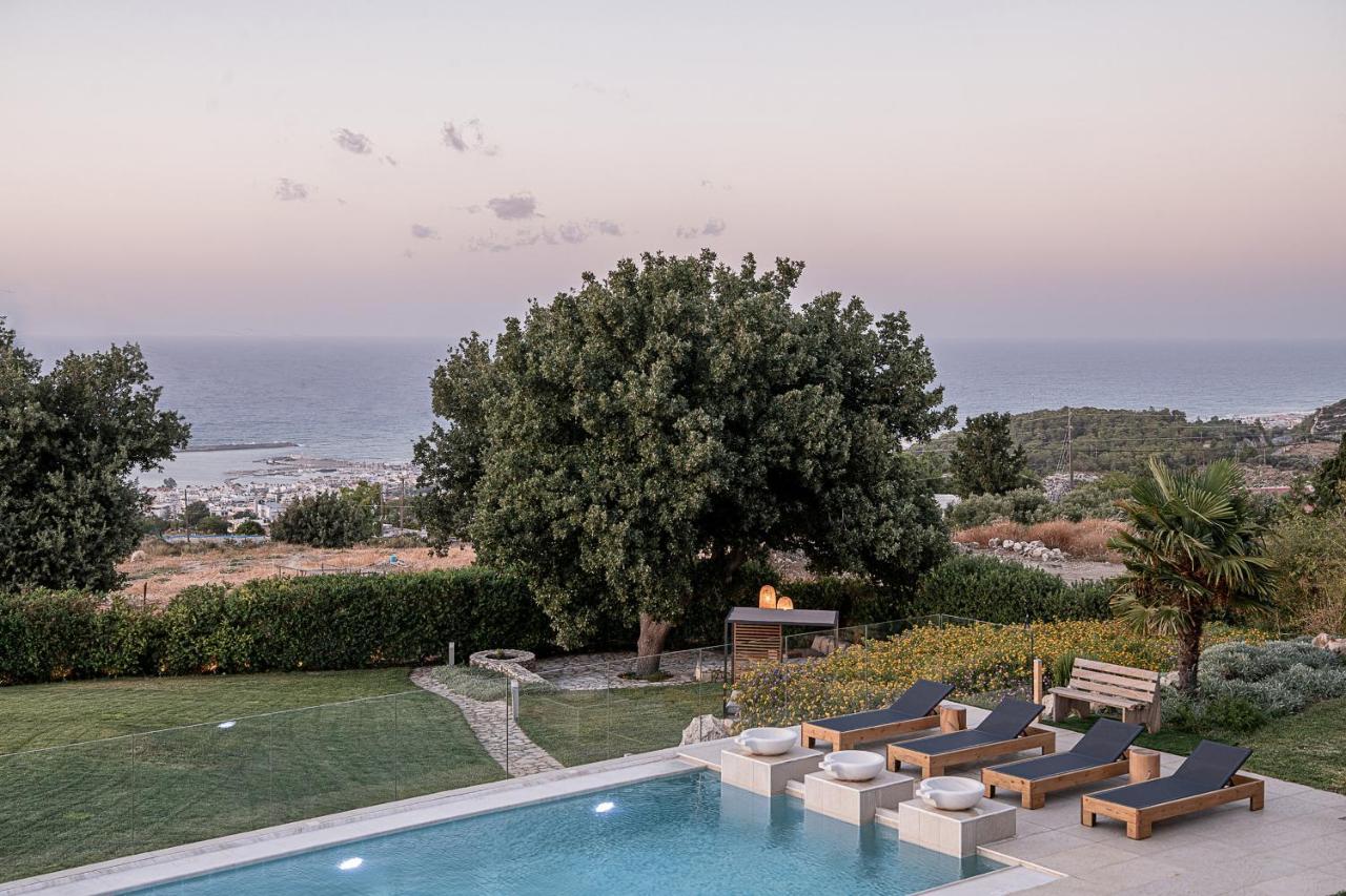 Tria Monastiria Villa Heora - The Floating Residence מראה חיצוני תמונה