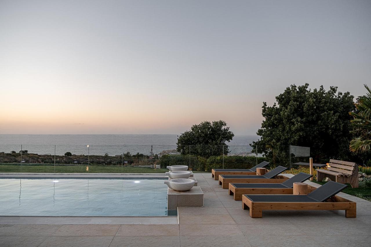 Tria Monastiria Villa Heora - The Floating Residence מראה חיצוני תמונה