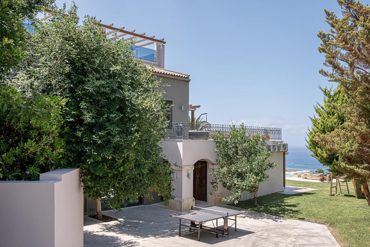 Tria Monastiria Villa Heora - The Floating Residence מראה חיצוני תמונה