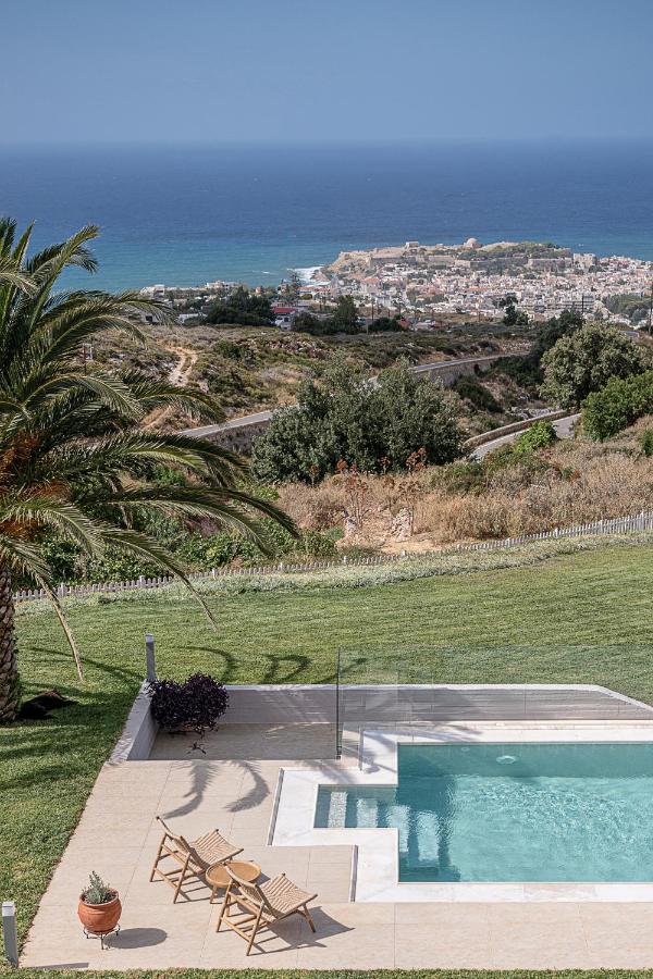 Tria Monastiria Villa Heora - The Floating Residence מראה חיצוני תמונה