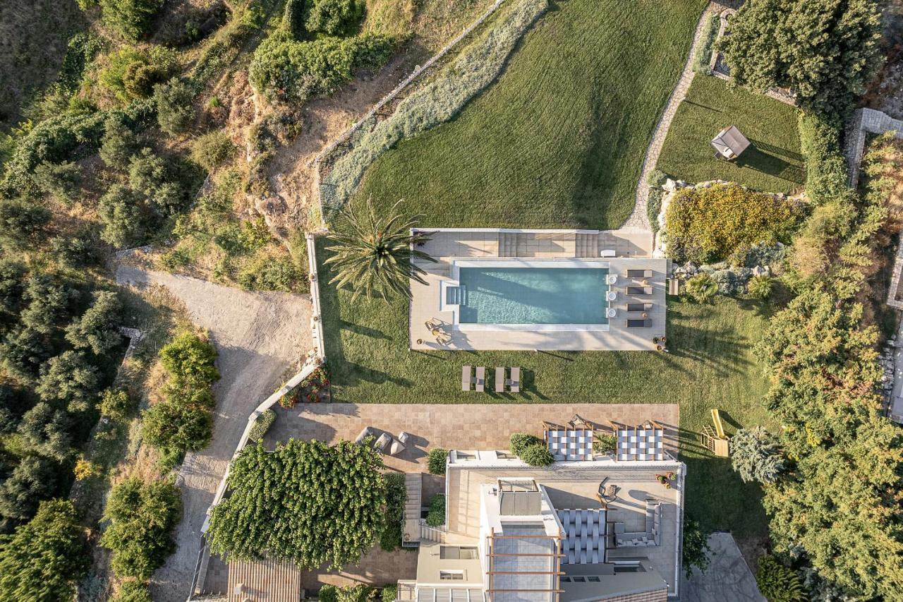 Tria Monastiria Villa Heora - The Floating Residence מראה חיצוני תמונה