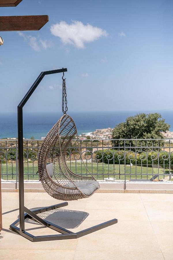 Tria Monastiria Villa Heora - The Floating Residence מראה חיצוני תמונה