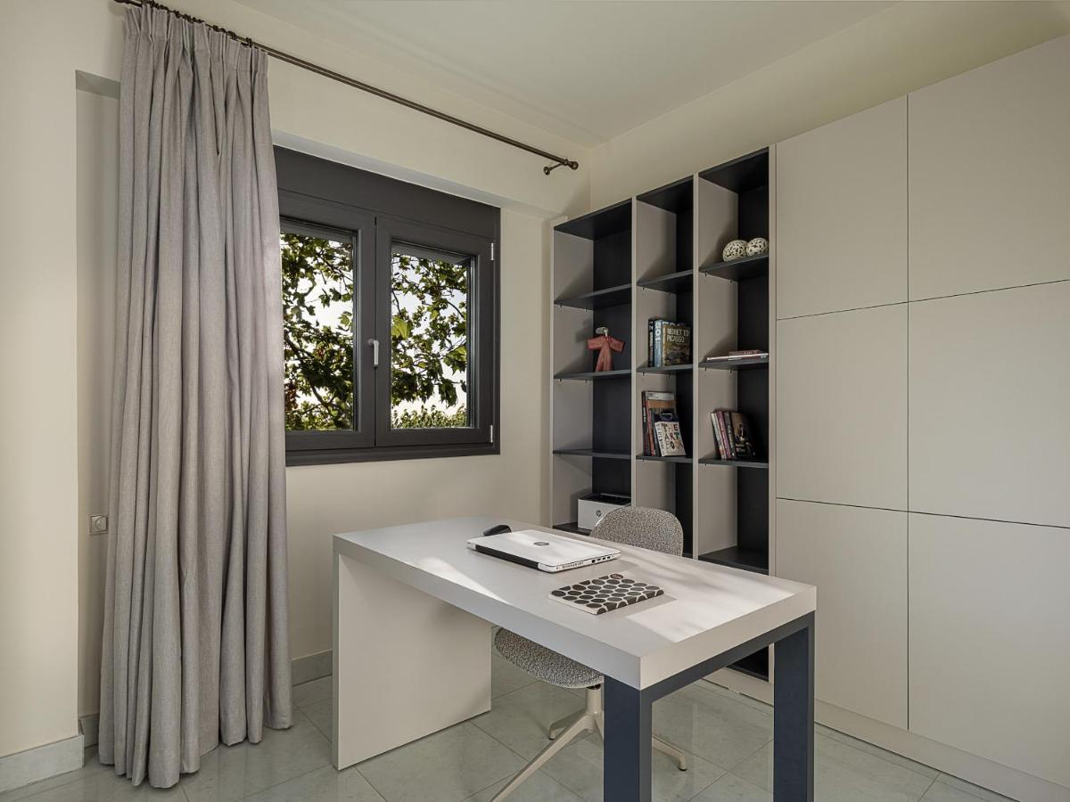 Tria Monastiria Villa Heora - The Floating Residence מראה חיצוני תמונה