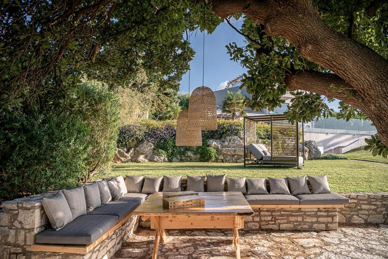 Tria Monastiria Villa Heora - The Floating Residence מראה חיצוני תמונה