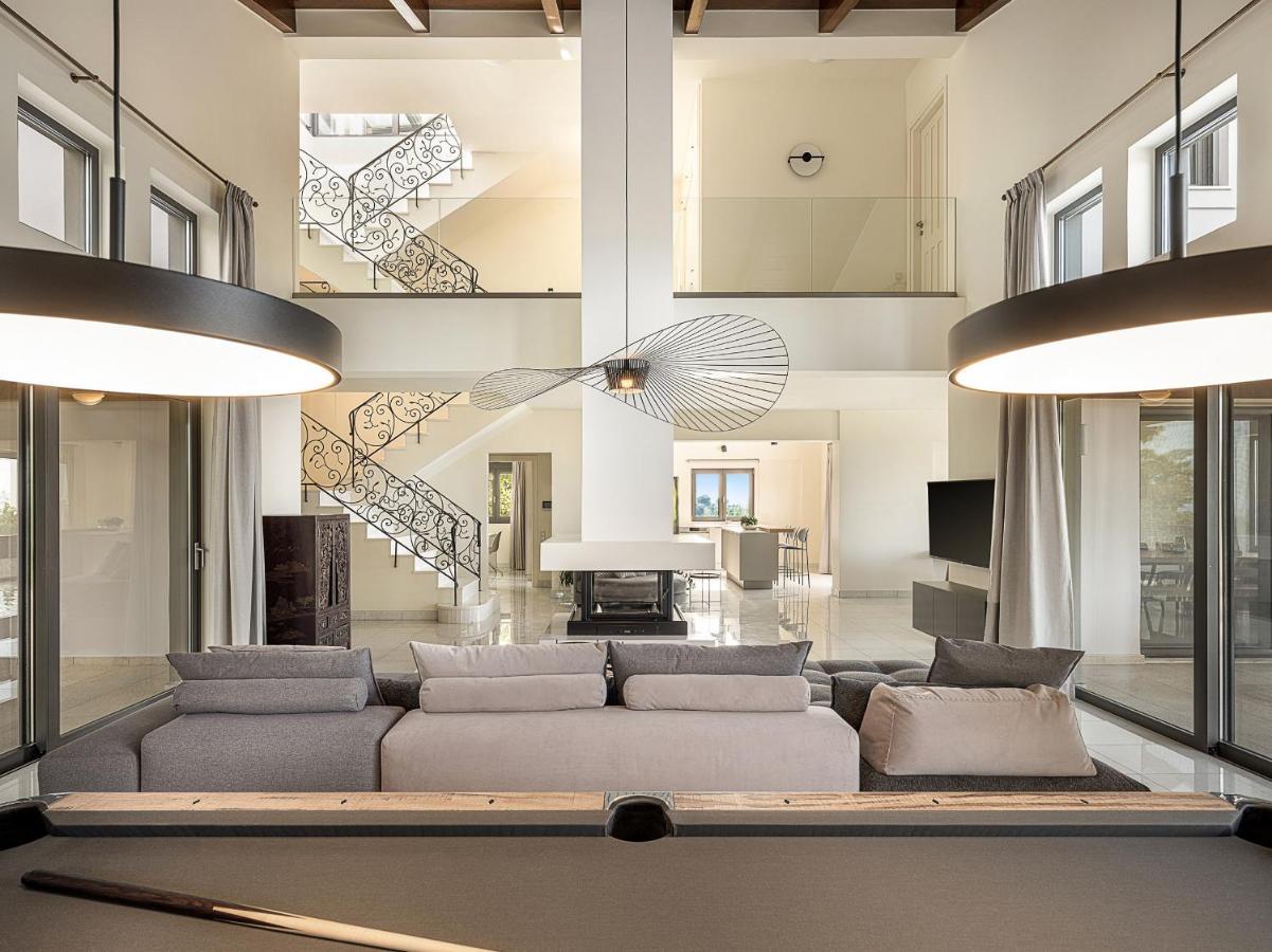 Tria Monastiria Villa Heora - The Floating Residence מראה חיצוני תמונה