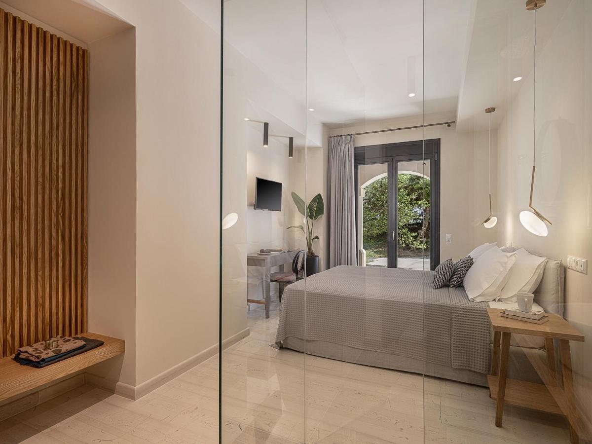 Tria Monastiria Villa Heora - The Floating Residence מראה חיצוני תמונה
