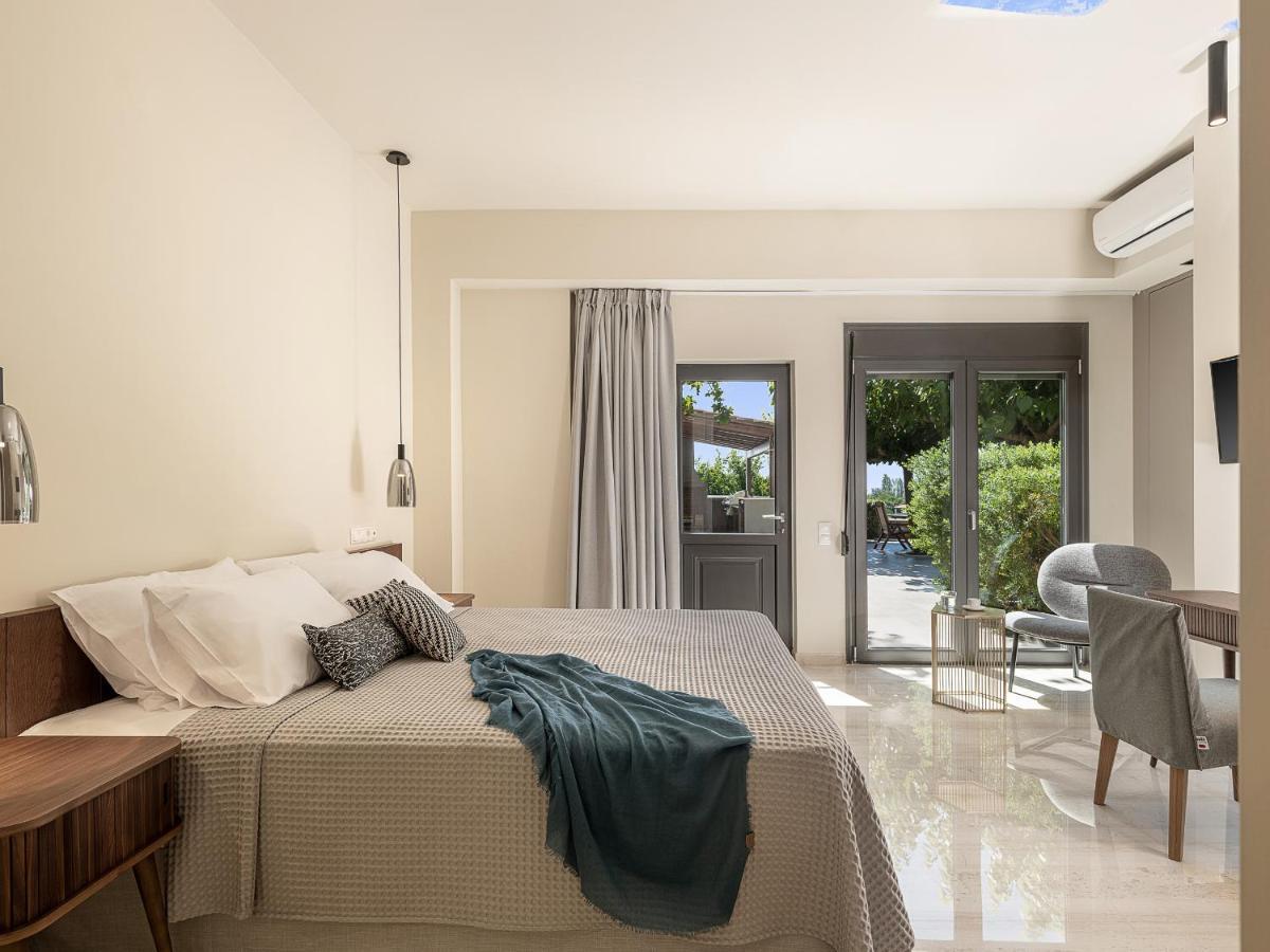 Tria Monastiria Villa Heora - The Floating Residence מראה חיצוני תמונה