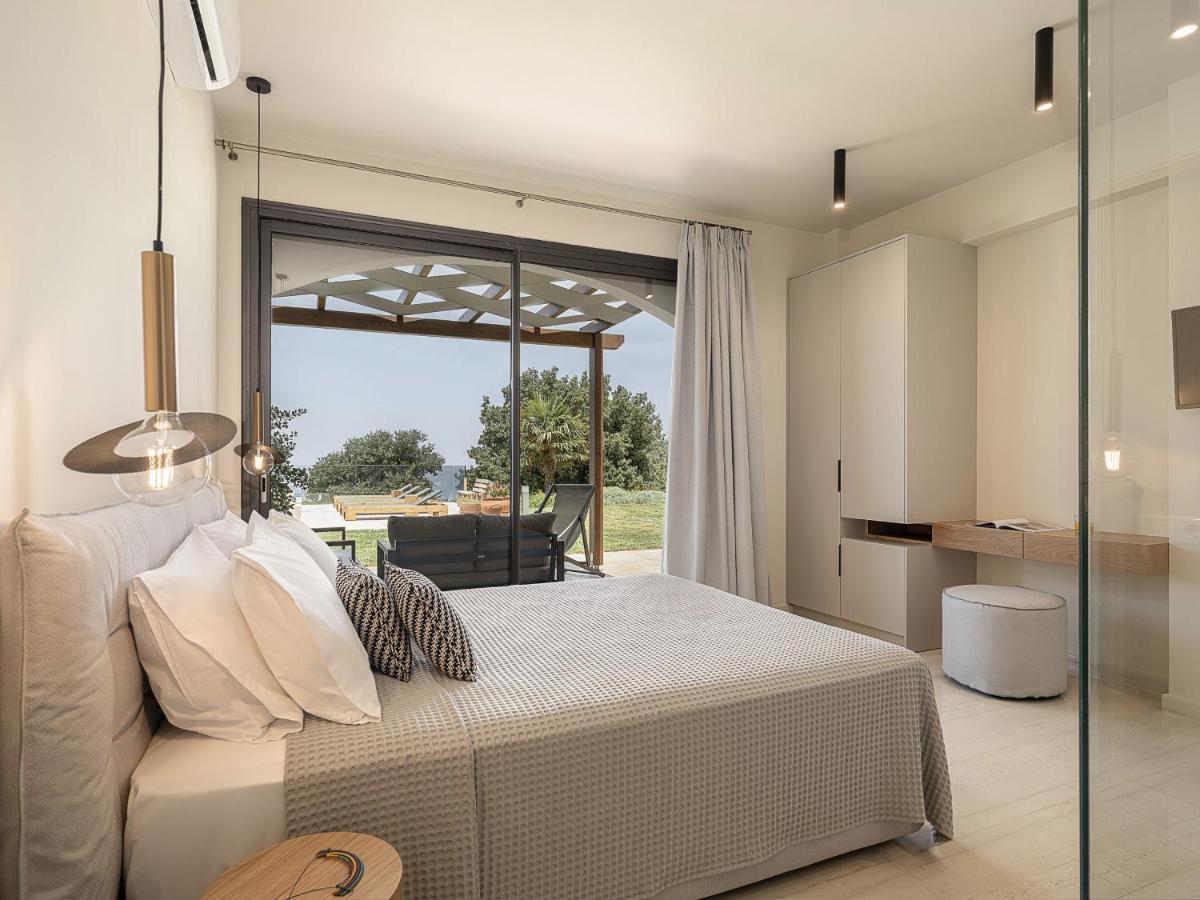 Tria Monastiria Villa Heora - The Floating Residence מראה חיצוני תמונה