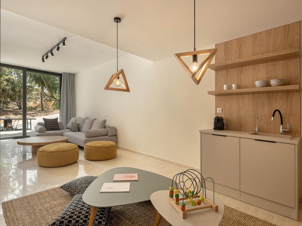 Tria Monastiria Villa Heora - The Floating Residence מראה חיצוני תמונה